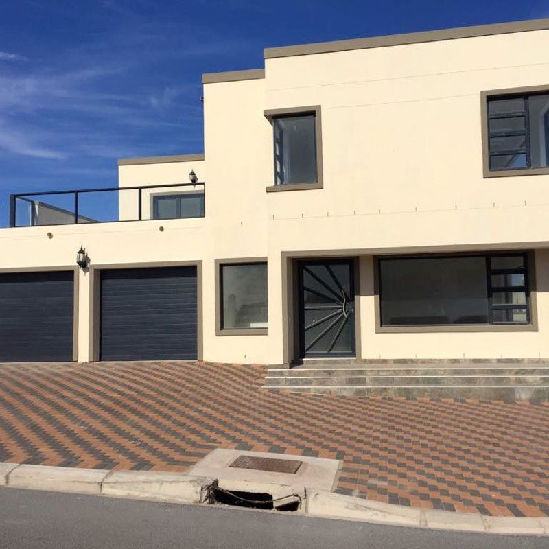 7 on Casos self catering