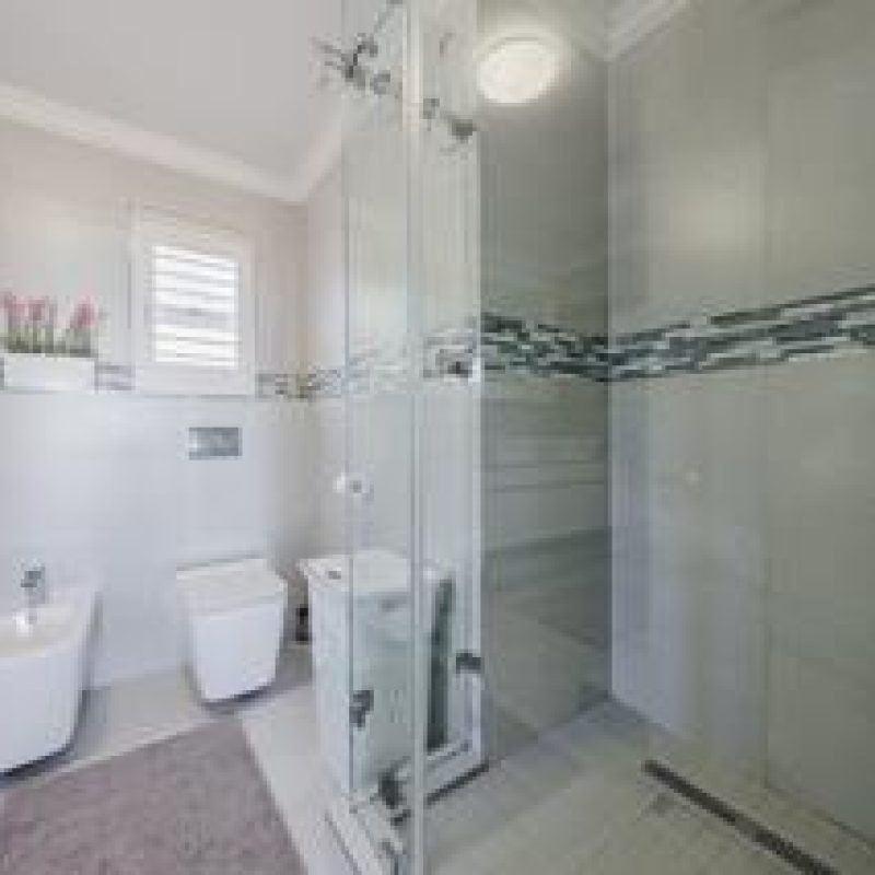 MAIN-BATHROOM-ENSUITE-PIC.3.jpg